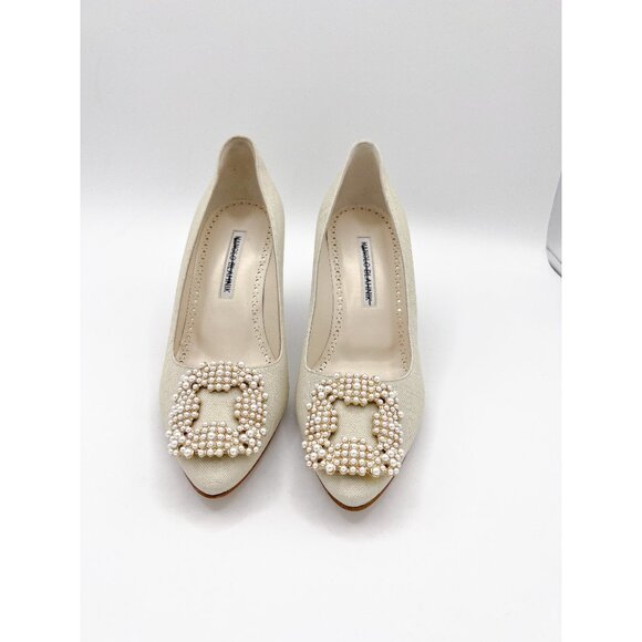 Manolo Blahnik Hangisi 70 Pearl Embellished Buckle Pumps - Picture 12 of 13